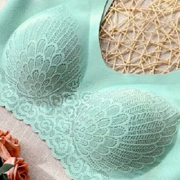 👙 Mint Teal Seamless bra - Picture 2 of 6